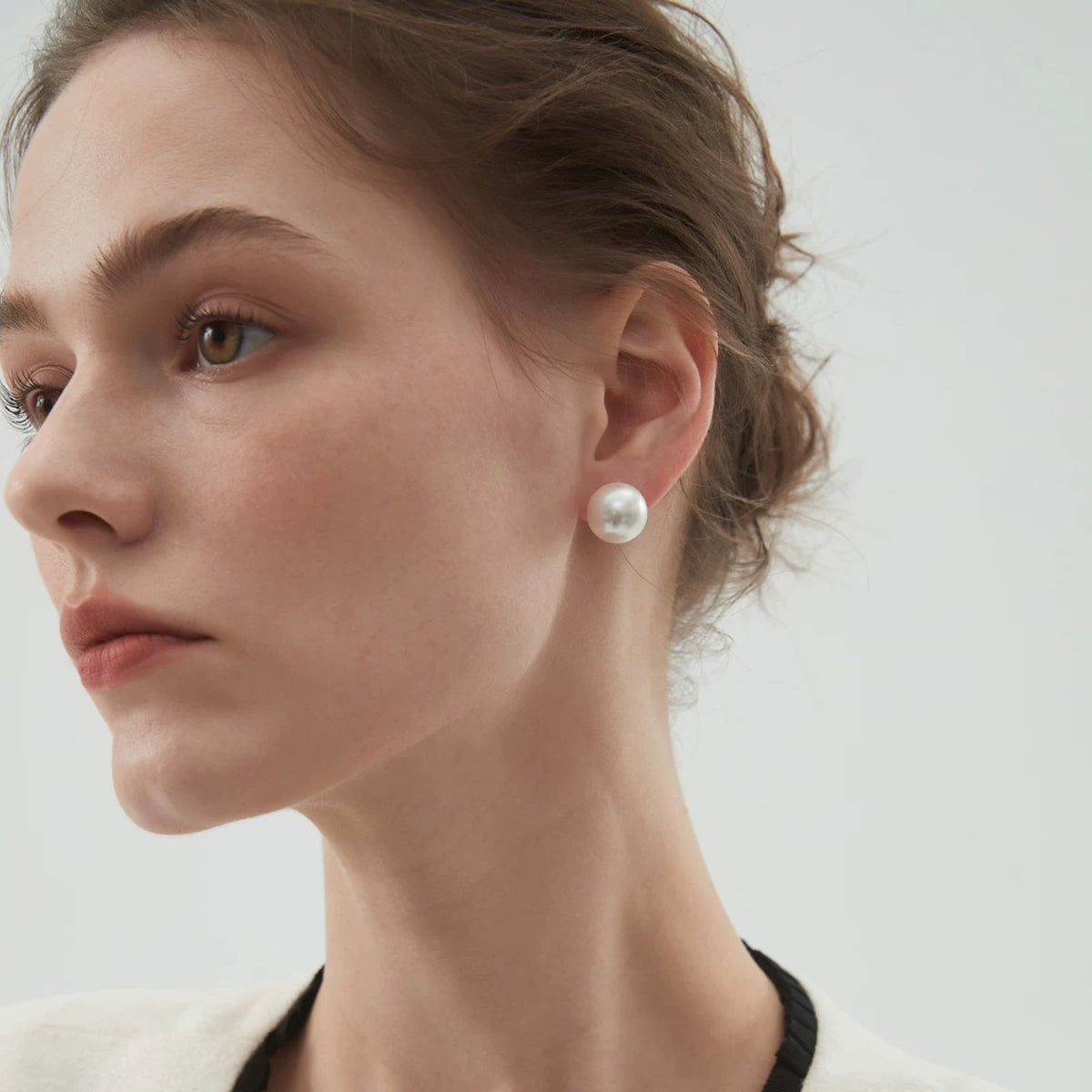 AAAA White Freshwater Round Pearl Stud Earrings 18K Gold