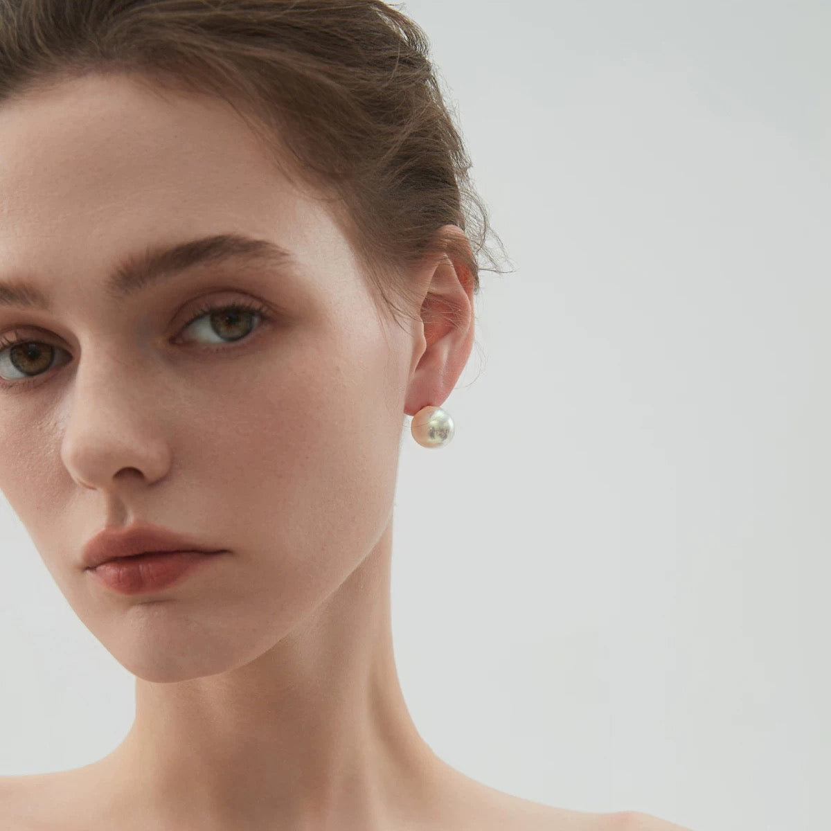 AAAA White Freshwater Round Pearl Stud Earrings 18K Gold