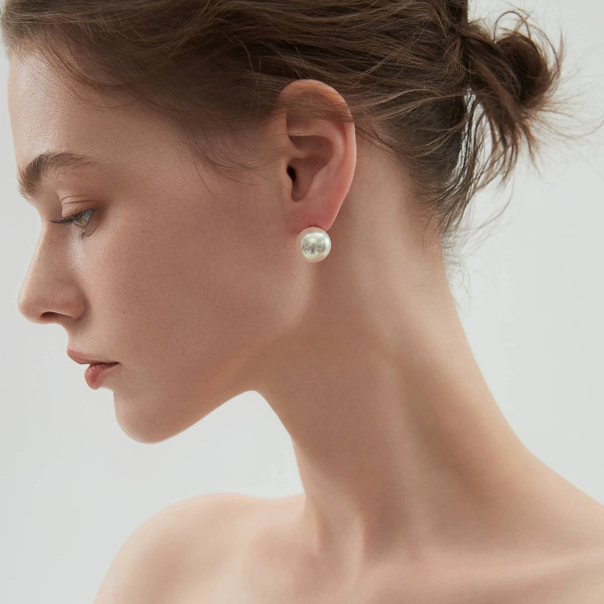 AAAA White Freshwater Round Pearl Stud Earrings 18K Gold