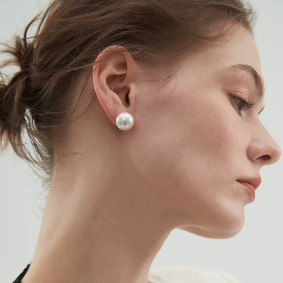 AAAA White Freshwater Round Pearl Stud Earrings 18K Gold